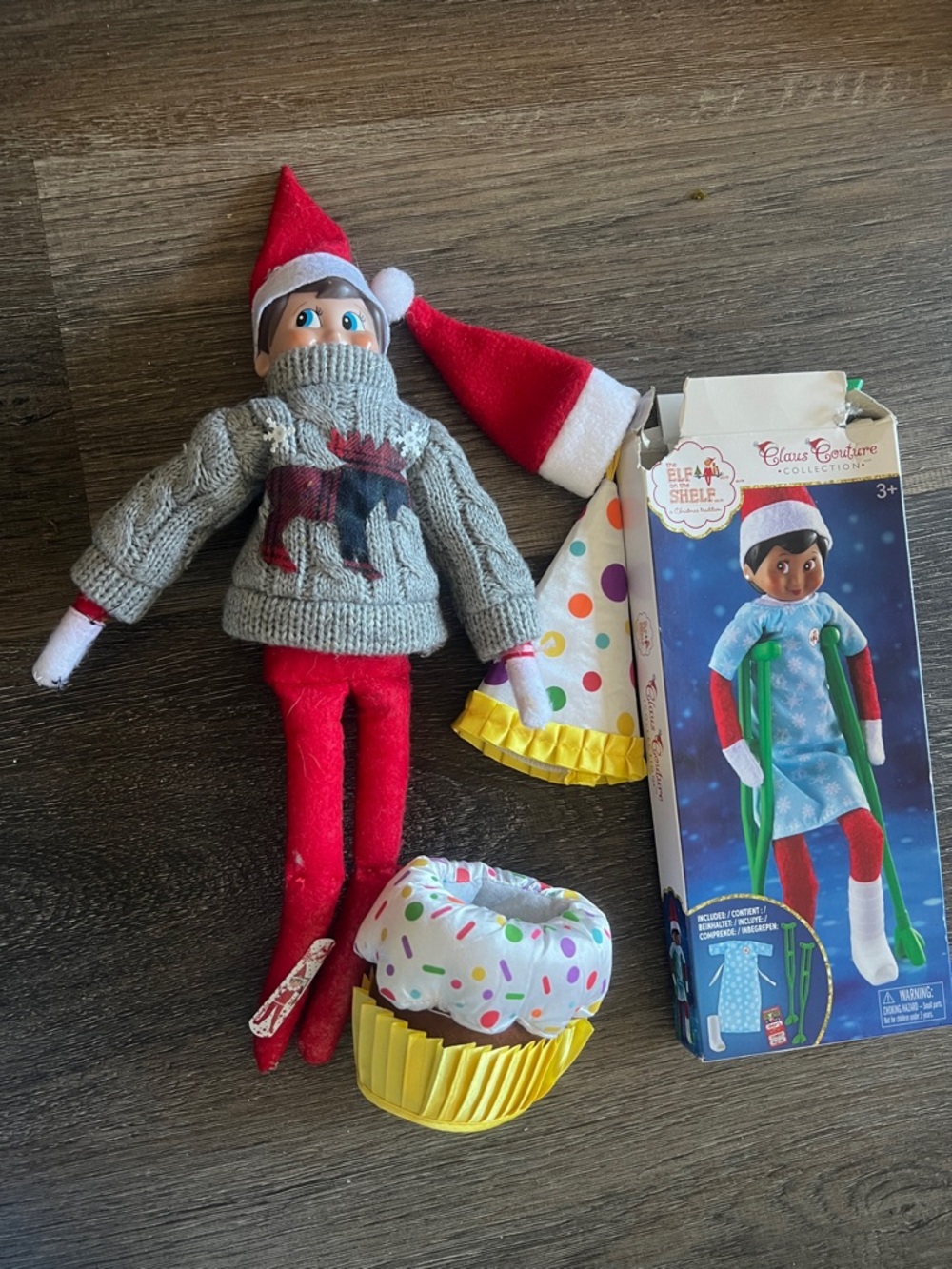 (51) Elf on the Shelf Doll with Extras